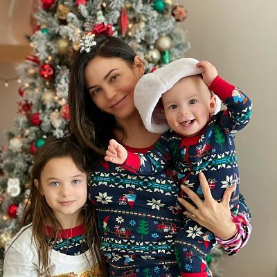 Jenna Dewan and her kids took a picture a day before Christmas in their PJs.